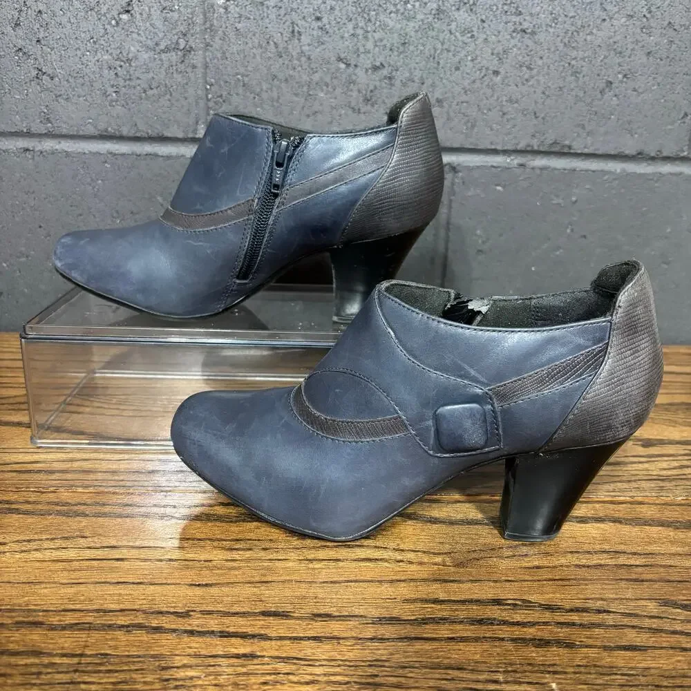 Clarks Bendables Women’s 7.5M Blue Leather Ankle Booties Side Zip
